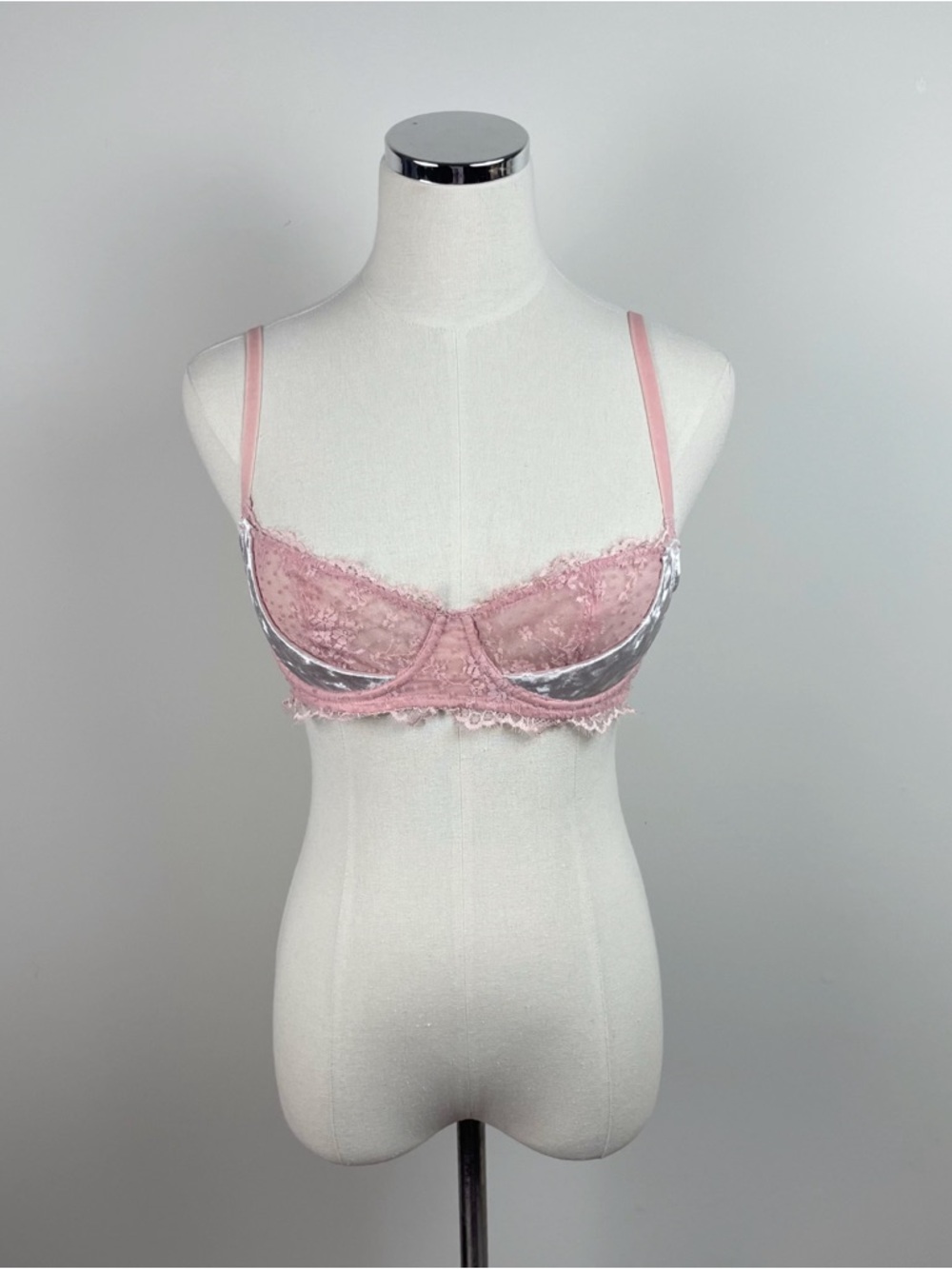 Victoria's Secret Pink Silver Lace Bra Women 32C Lingerie
